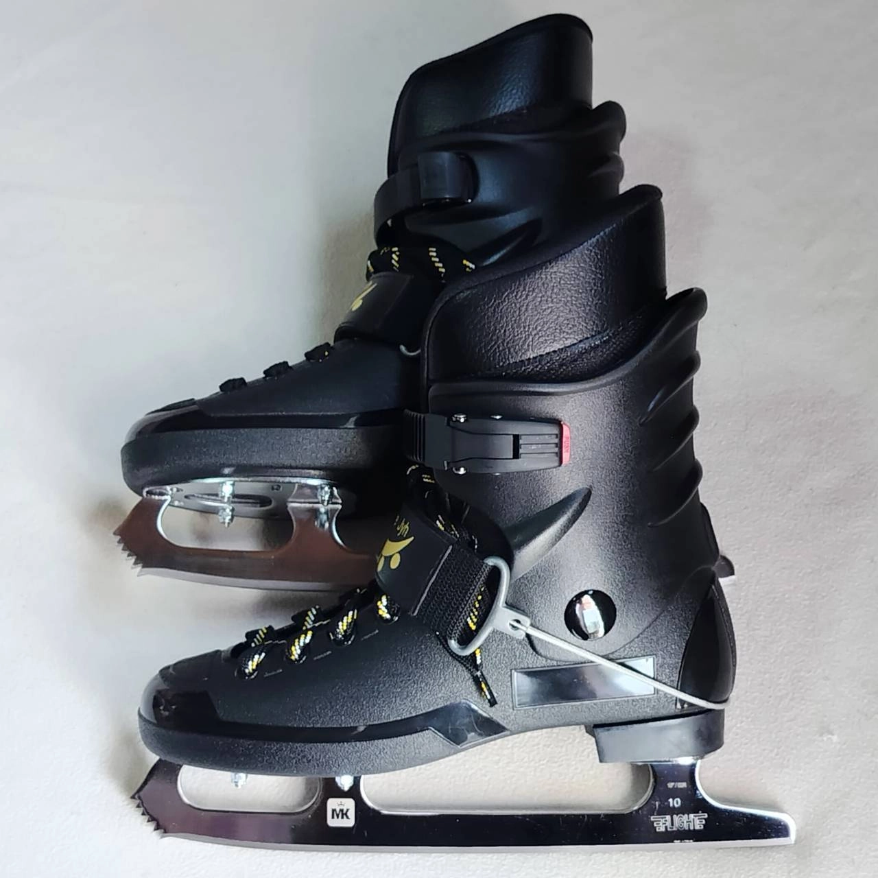 Figure skates customization service